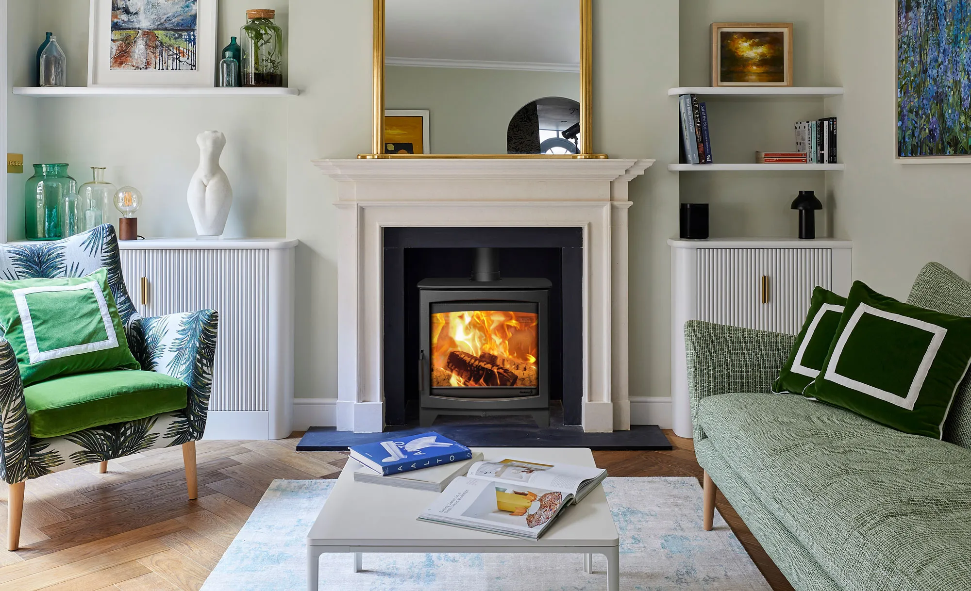 Parkray Aspect 8 Eco with black handle finish, front-on lifestyle shot